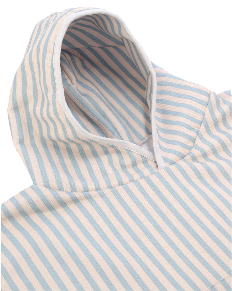 poncho-playero-toalla-infantil-secado-rapido-rayas-celeste-002
