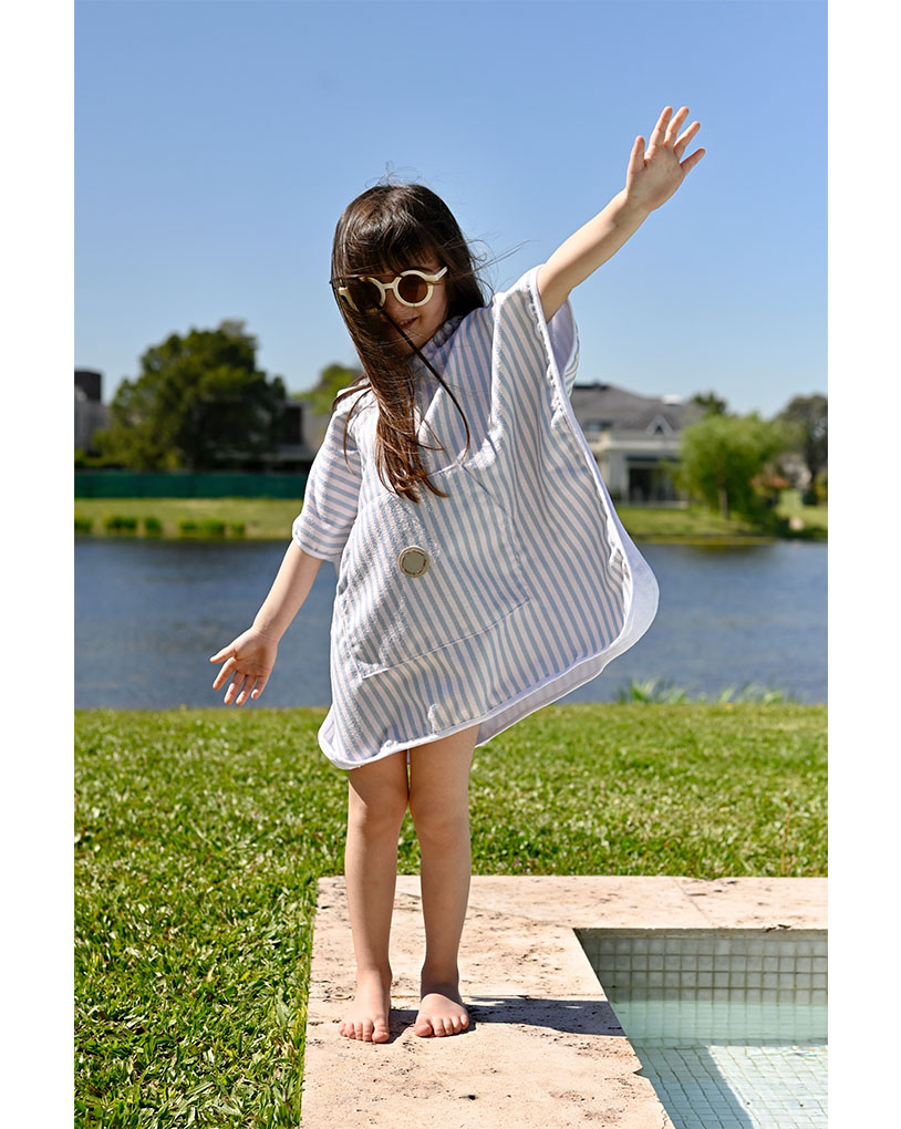 poncho-playero-toalla-infantil-secado-rapido-rayas-celeste-004